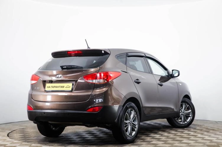 Hyundai ix35 4 из 6