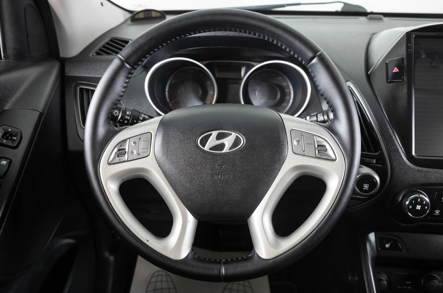 Hyundai ix35 16 из 22