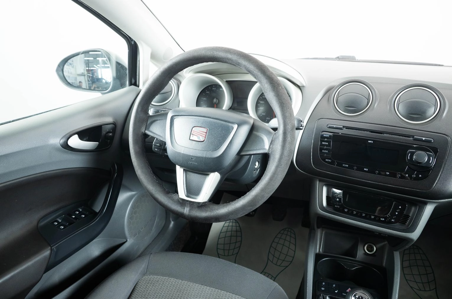 SEAT Ibiza 11 из 21