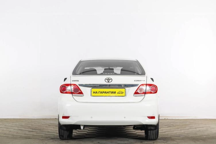 Toyota Corolla 5 из 6