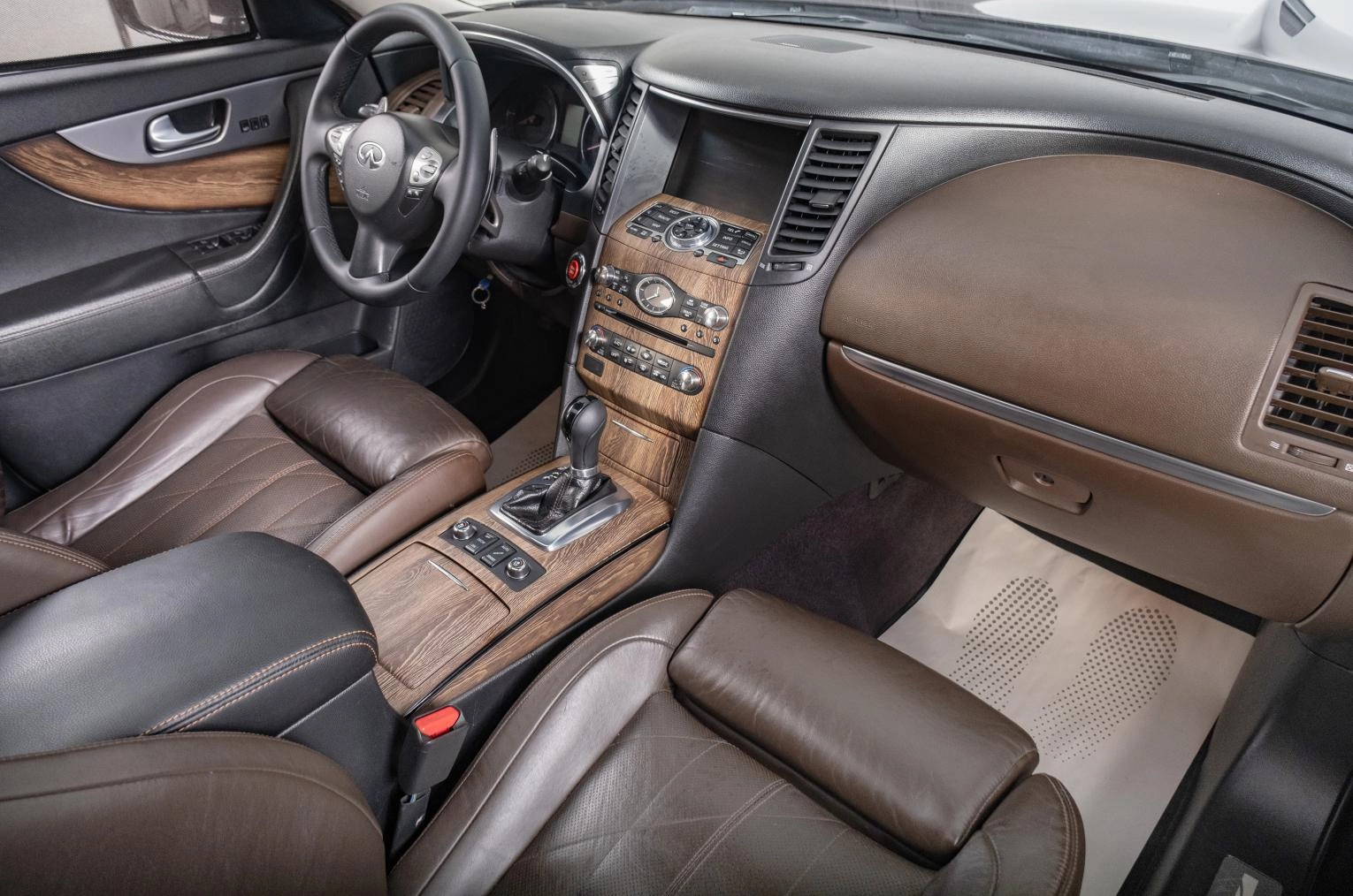 Infiniti FX37 15 из 18
