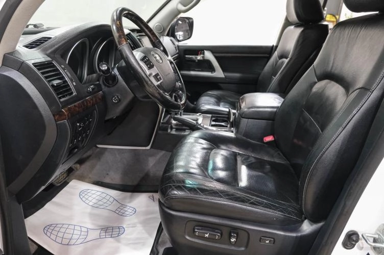 Toyota Land Cruiser 12 из 48
