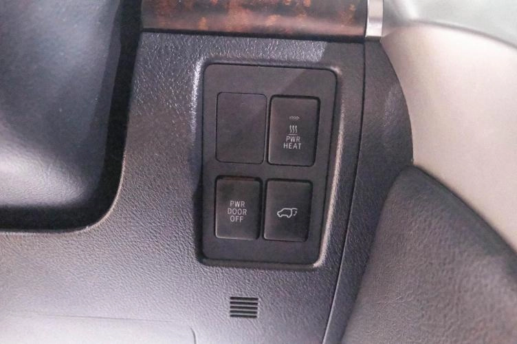 Toyota Land Cruiser 36 из 48