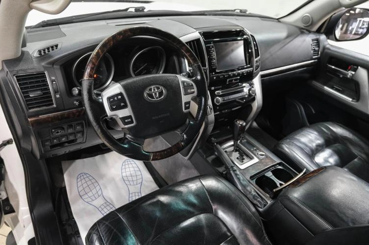 Toyota Land Cruiser 13 из 48