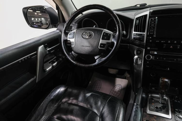 Toyota Land Cruiser 16 из 48