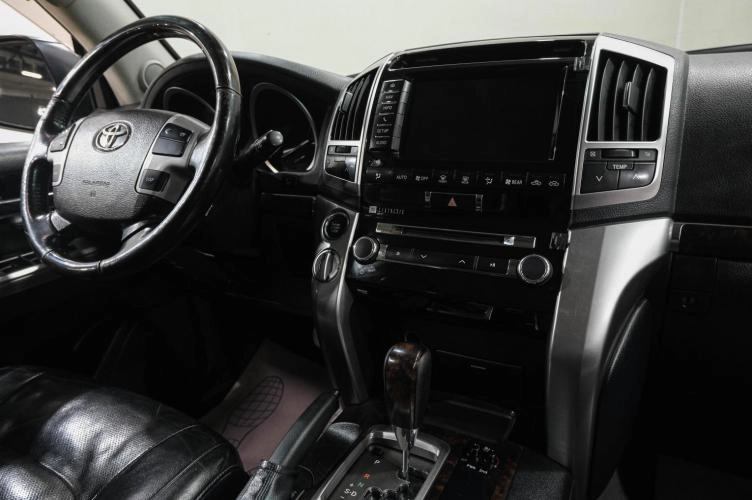 Toyota Land Cruiser 20 из 48