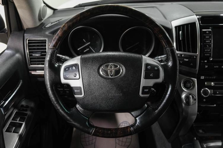 Toyota Land Cruiser 19 из 48