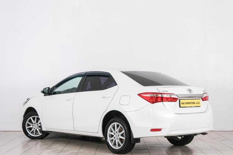Toyota Corolla 4 из 6