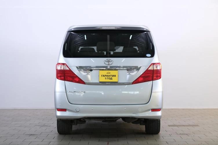 Toyota Alphard 5 из 6