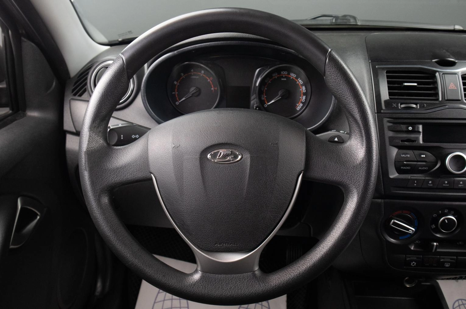 ВАЗ (LADA) Granta 9 из 16