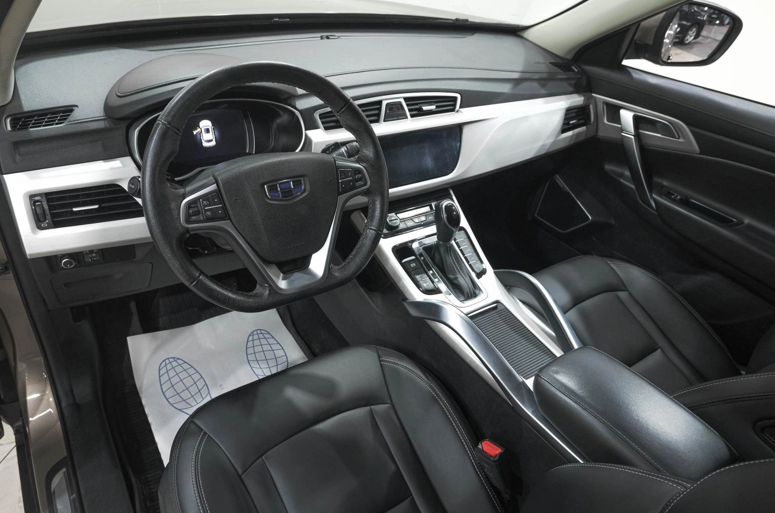 Geely Atlas 16 из 38