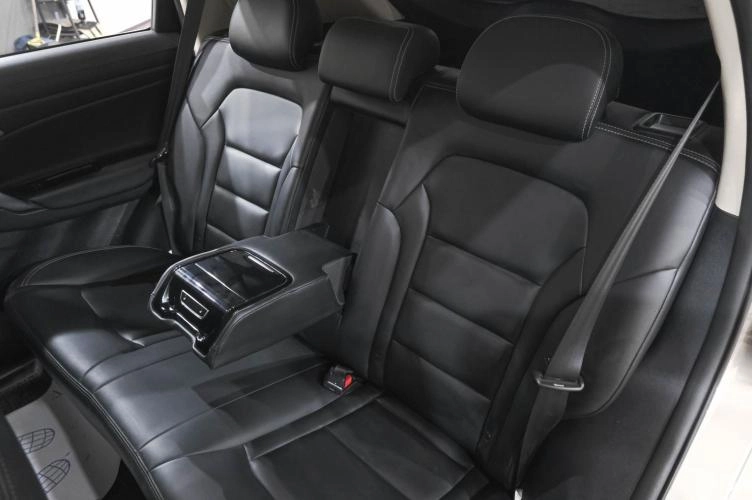 Geely Atlas 35 из 38