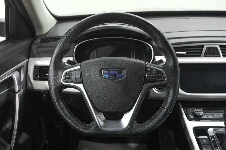 Geely Atlas 24 из 38