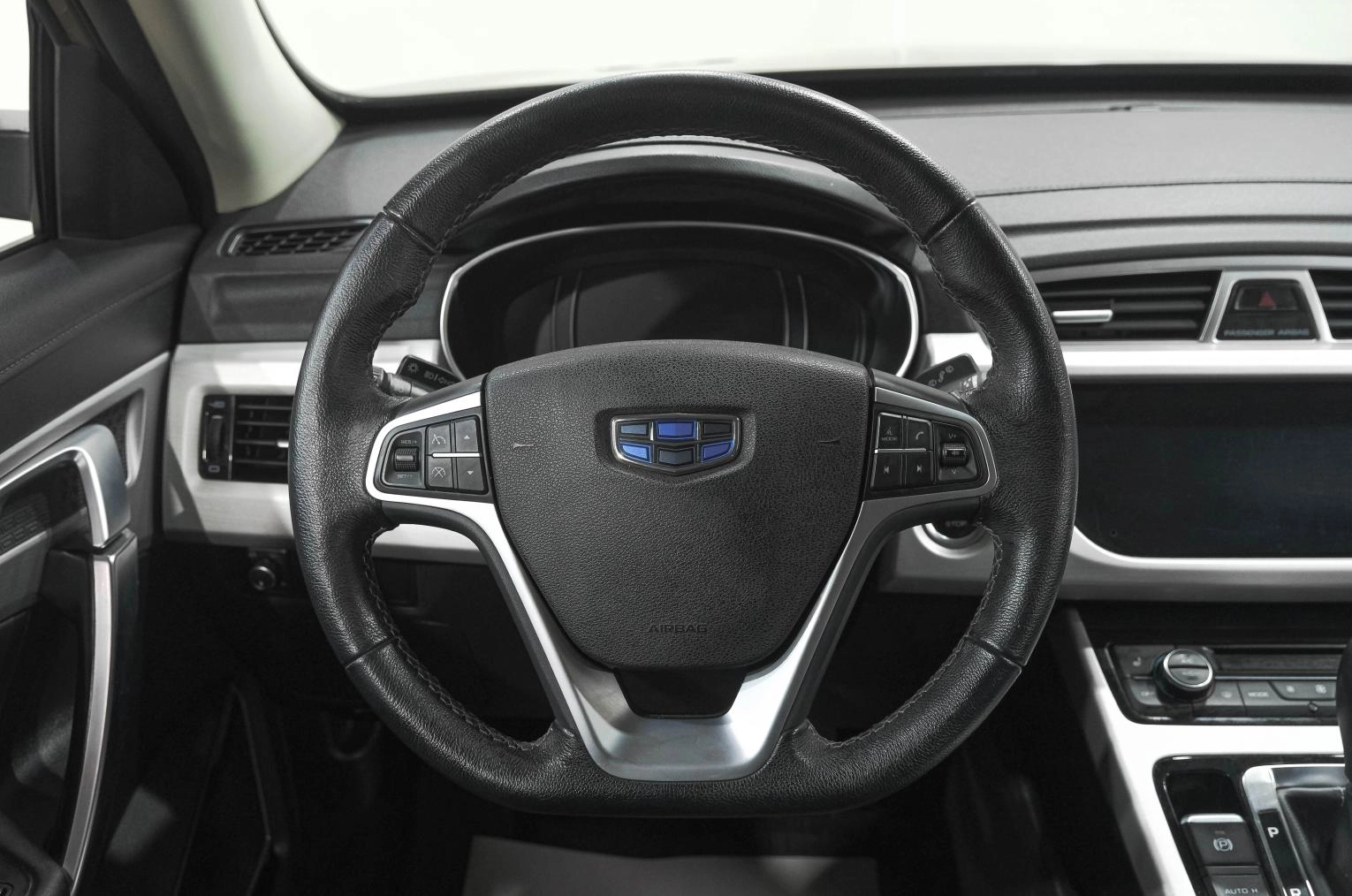 Geely Atlas 24 из 38