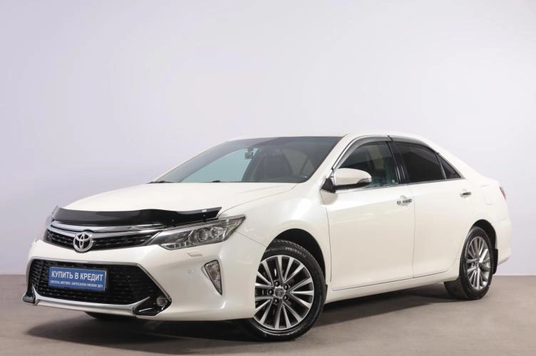 Toyota Camry 3 из 6