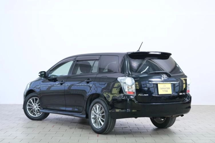 Toyota Corolla Fielder 4 из 6
