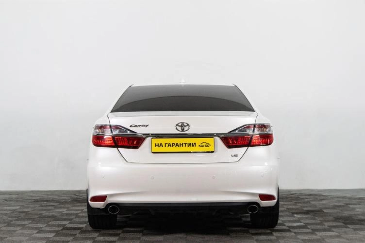 Toyota Camry 5 из 6