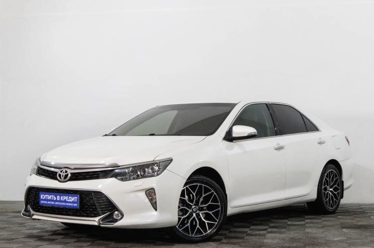 Toyota Camry 3 из 6