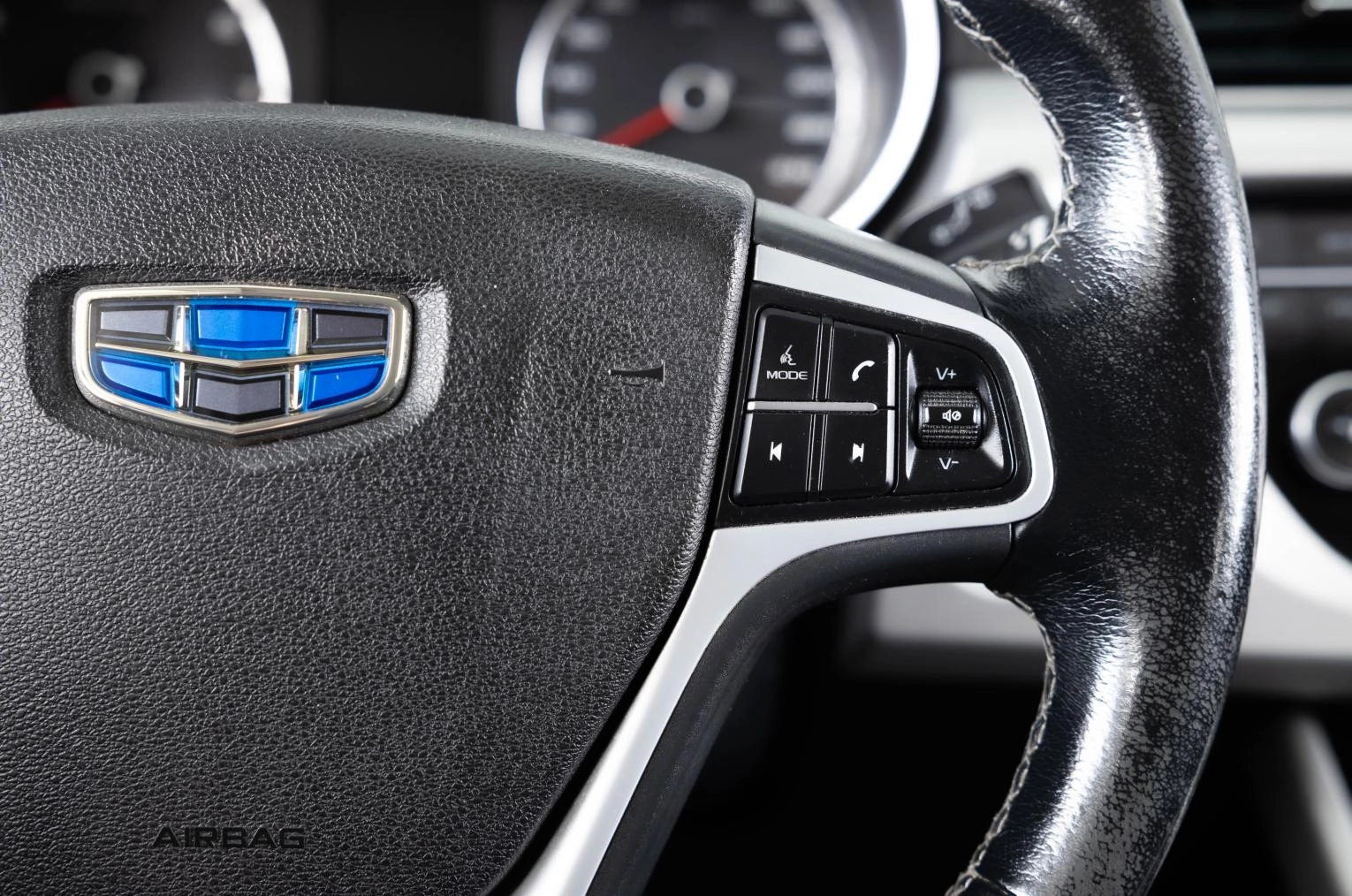 Geely Atlas 16 из 20