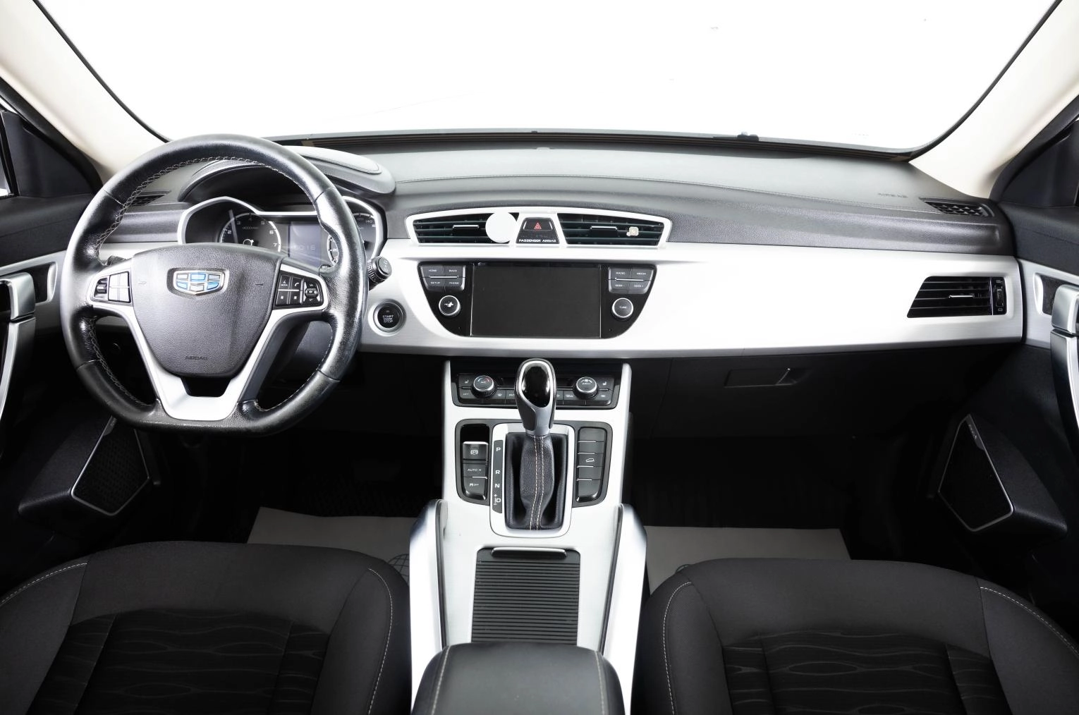 Geely Atlas 12 из 20