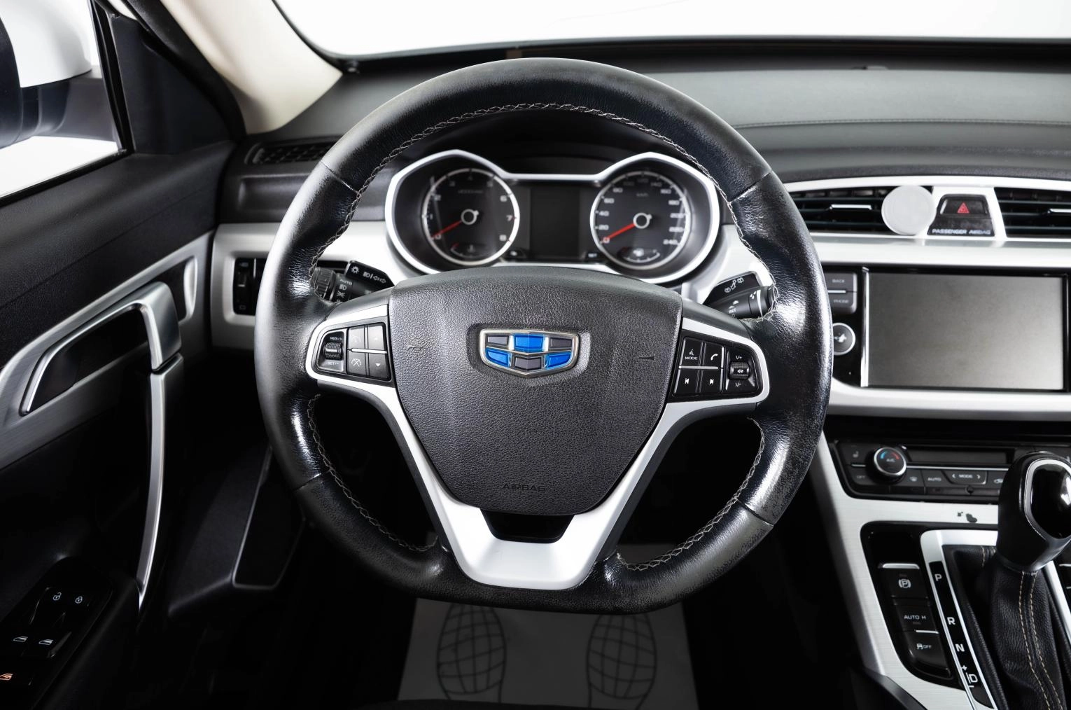 Geely Atlas 14 из 20