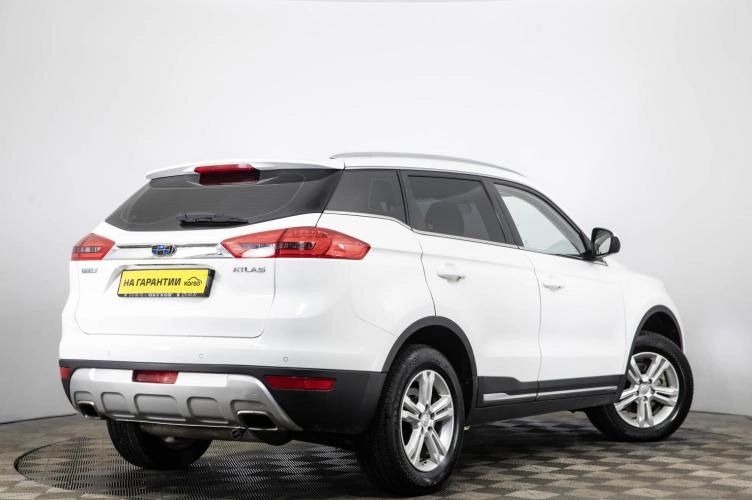 Geely Atlas 4 из 6