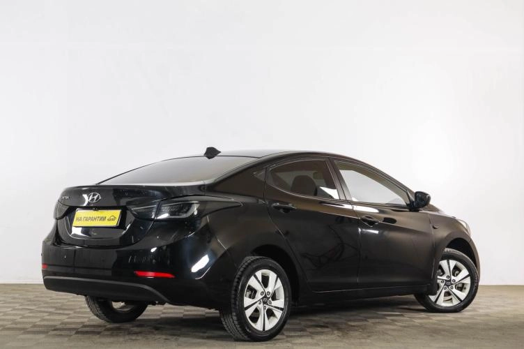Hyundai Elantra 6 из 6