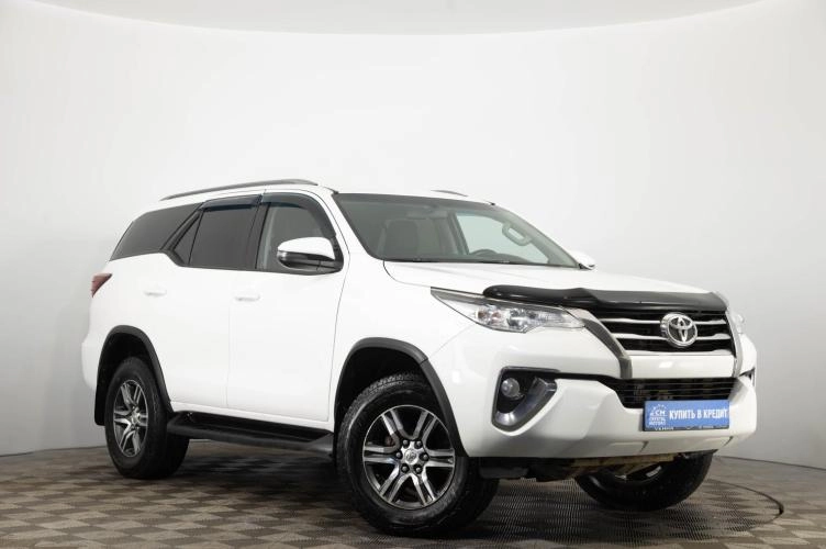 Toyota Fortuner 1 из 6