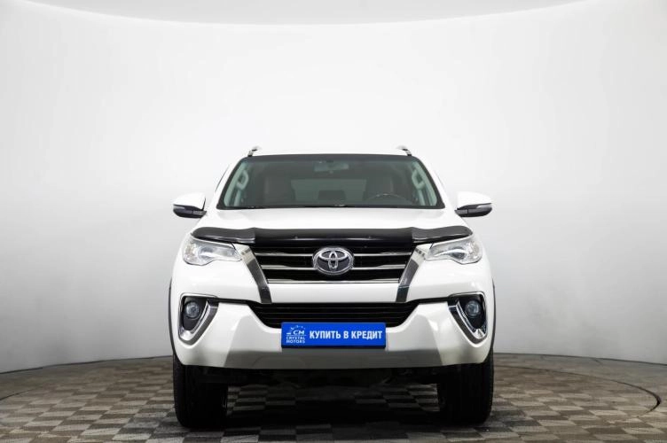 Toyota Fortuner 2 из 6