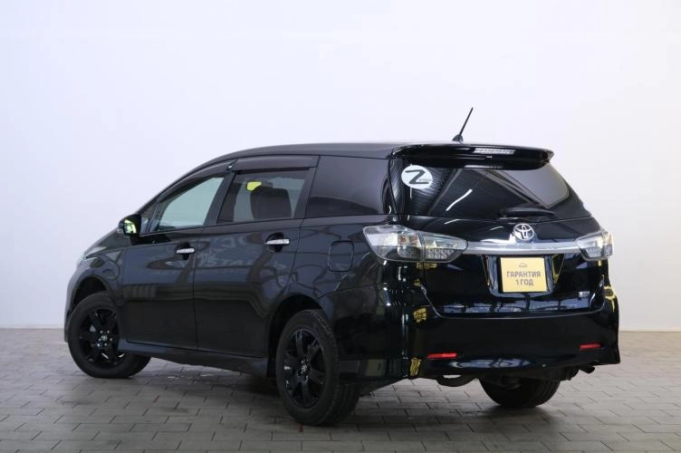 Toyota Wish 4 из 6