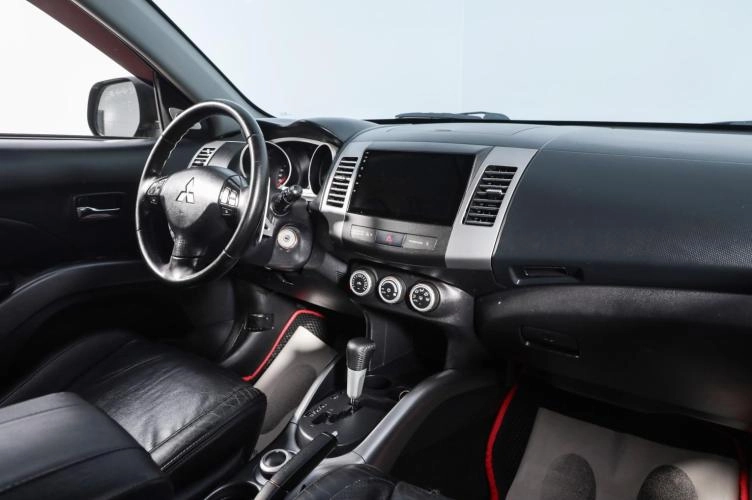 Mitsubishi Outlander 9 из 19