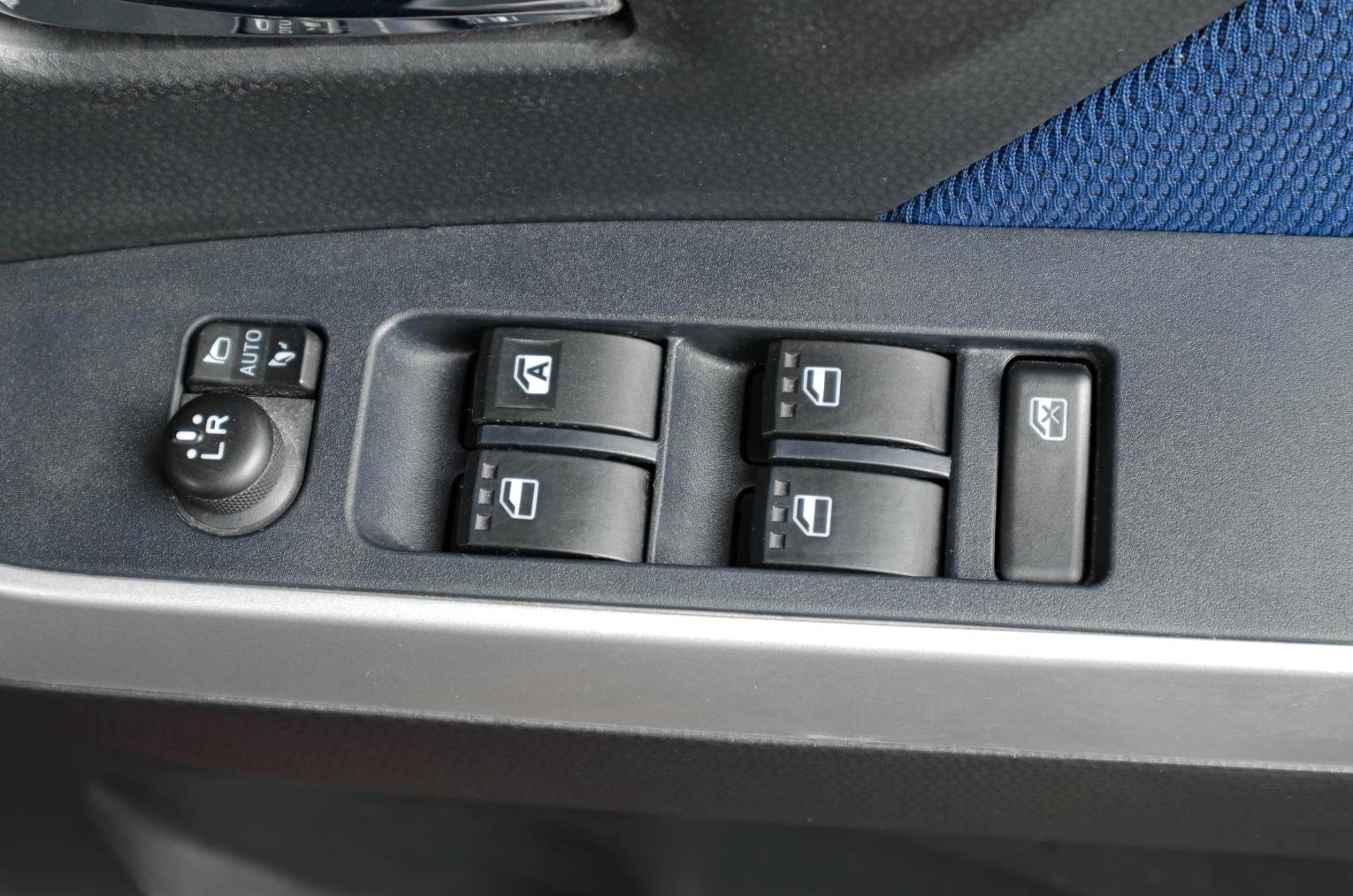 Toyota Roomy 18 из 19