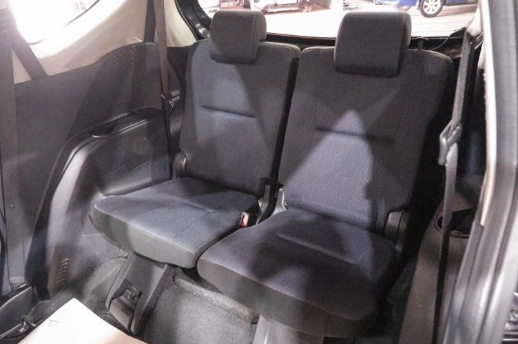 Toyota Sienta 33 из 35