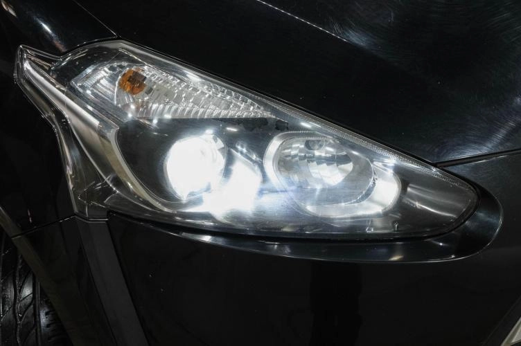 Toyota Sienta 9 из 35