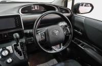 Toyota Sienta 17 из 35