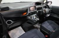 Toyota Sienta 13 из 35