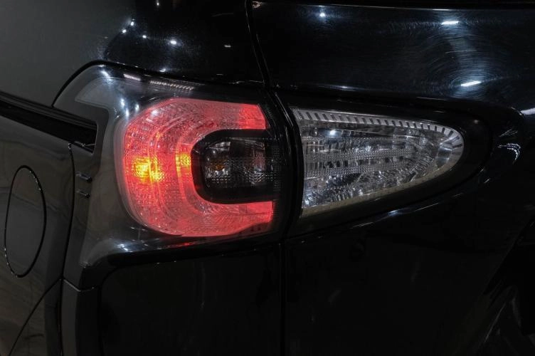 Toyota Sienta 7 из 35