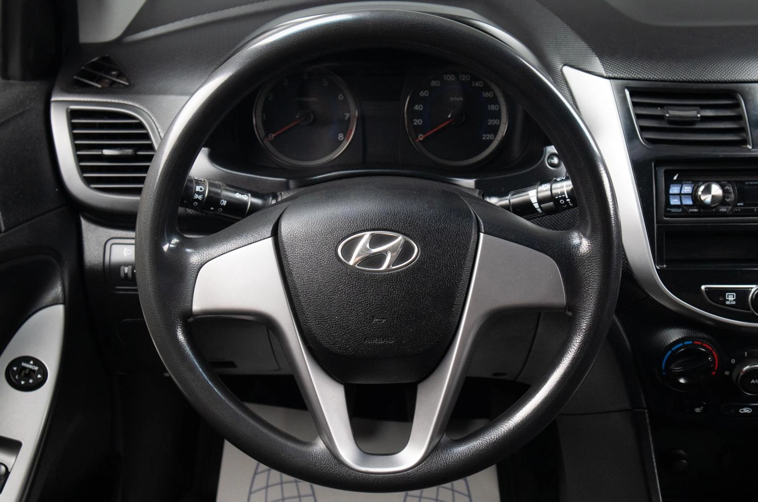 Hyundai Solaris 9 из 17