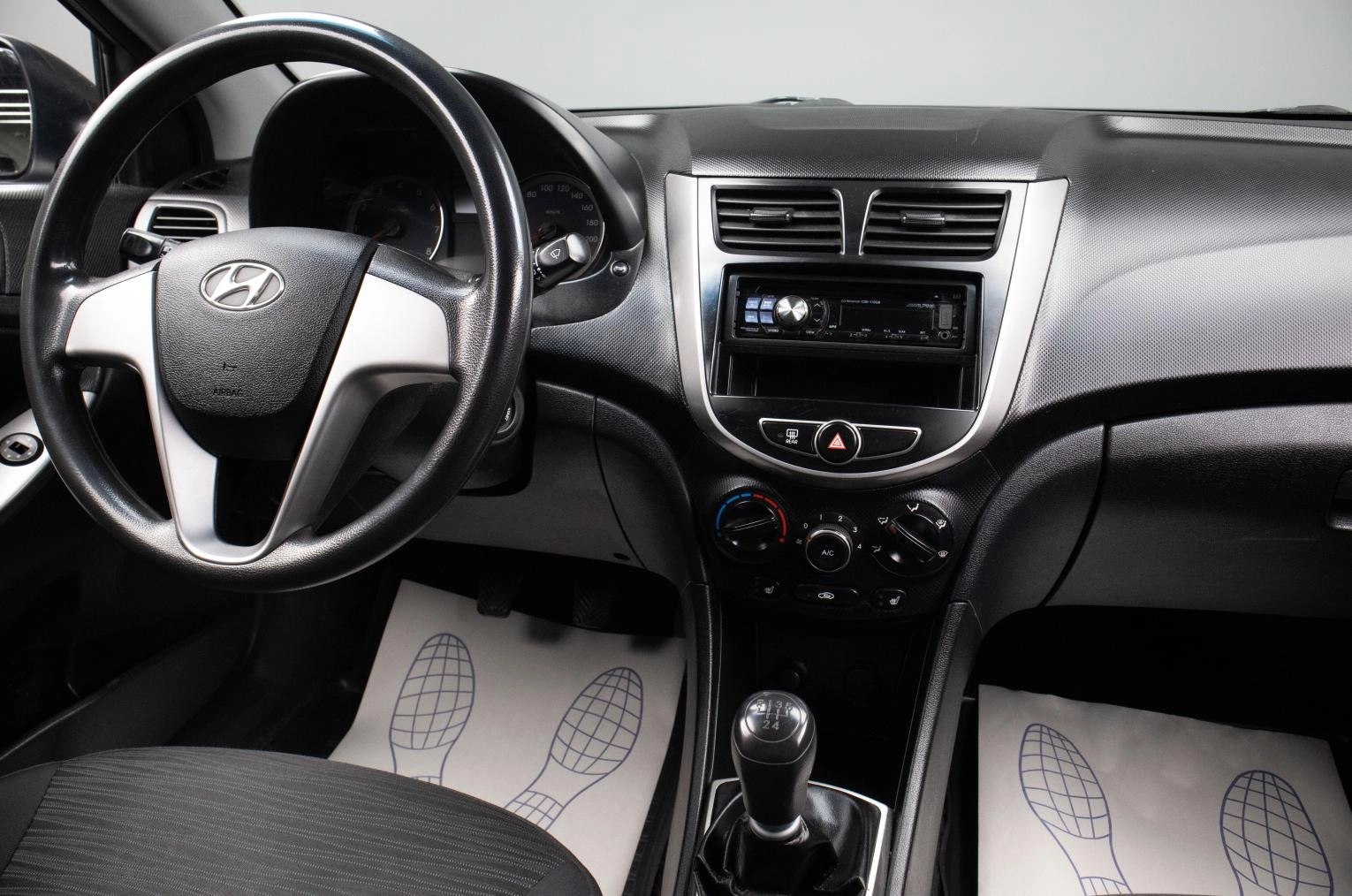 Hyundai Solaris 8 из 17