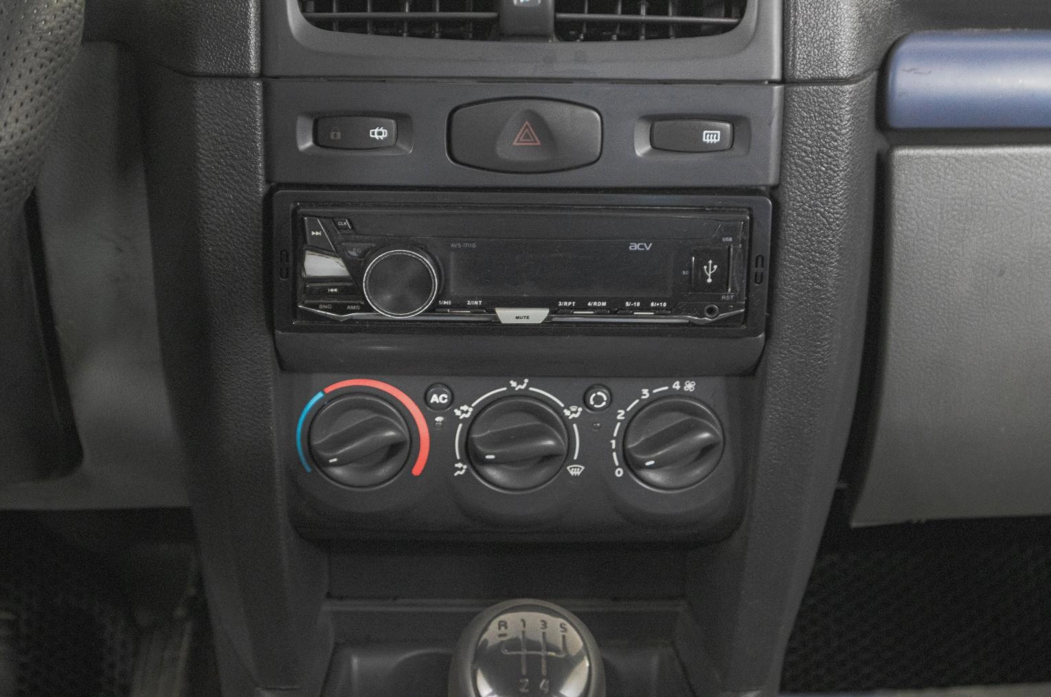Renault Symbol 16 из 18