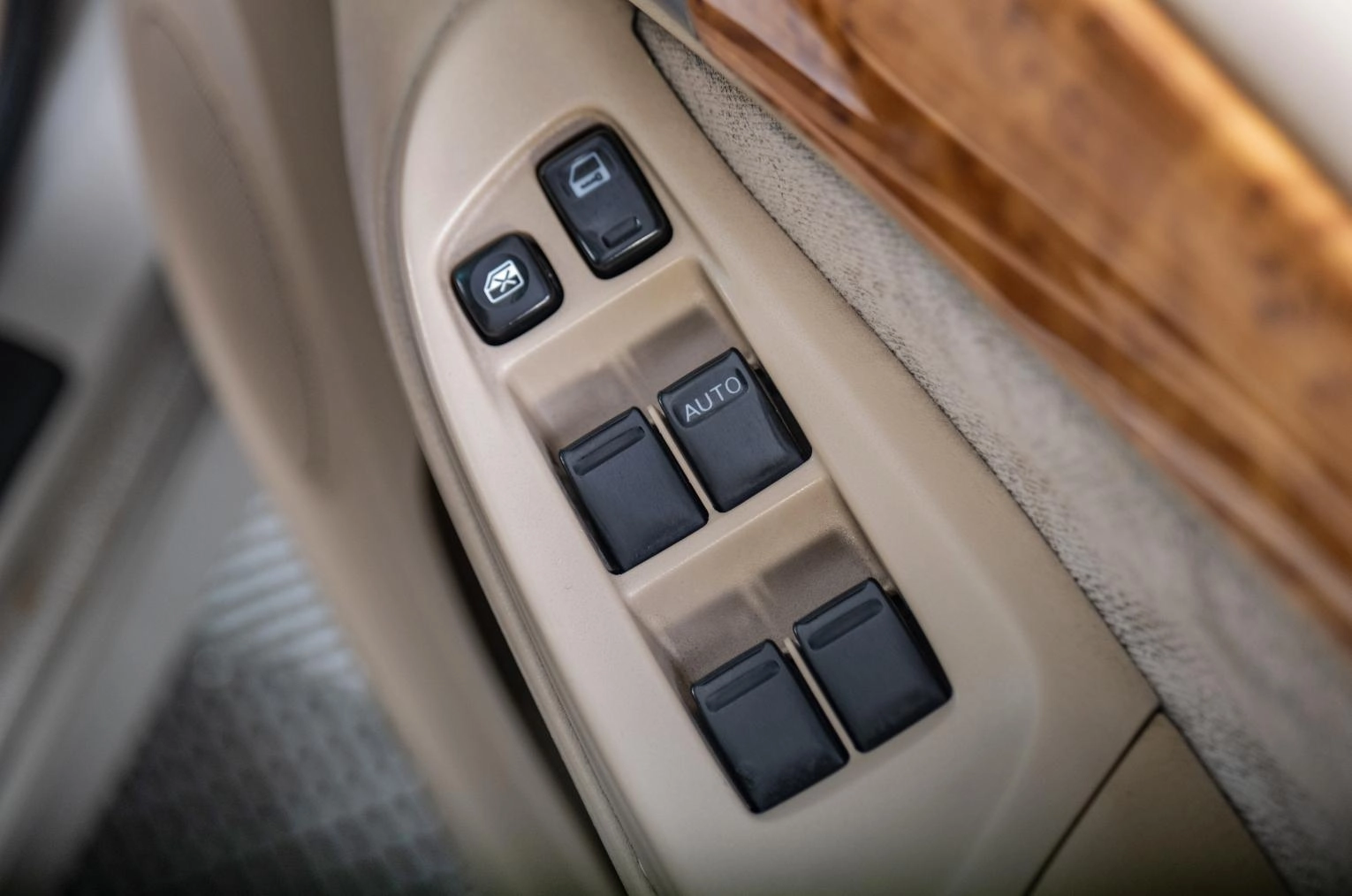 Nissan Bluebird Sylphy 7 из 15