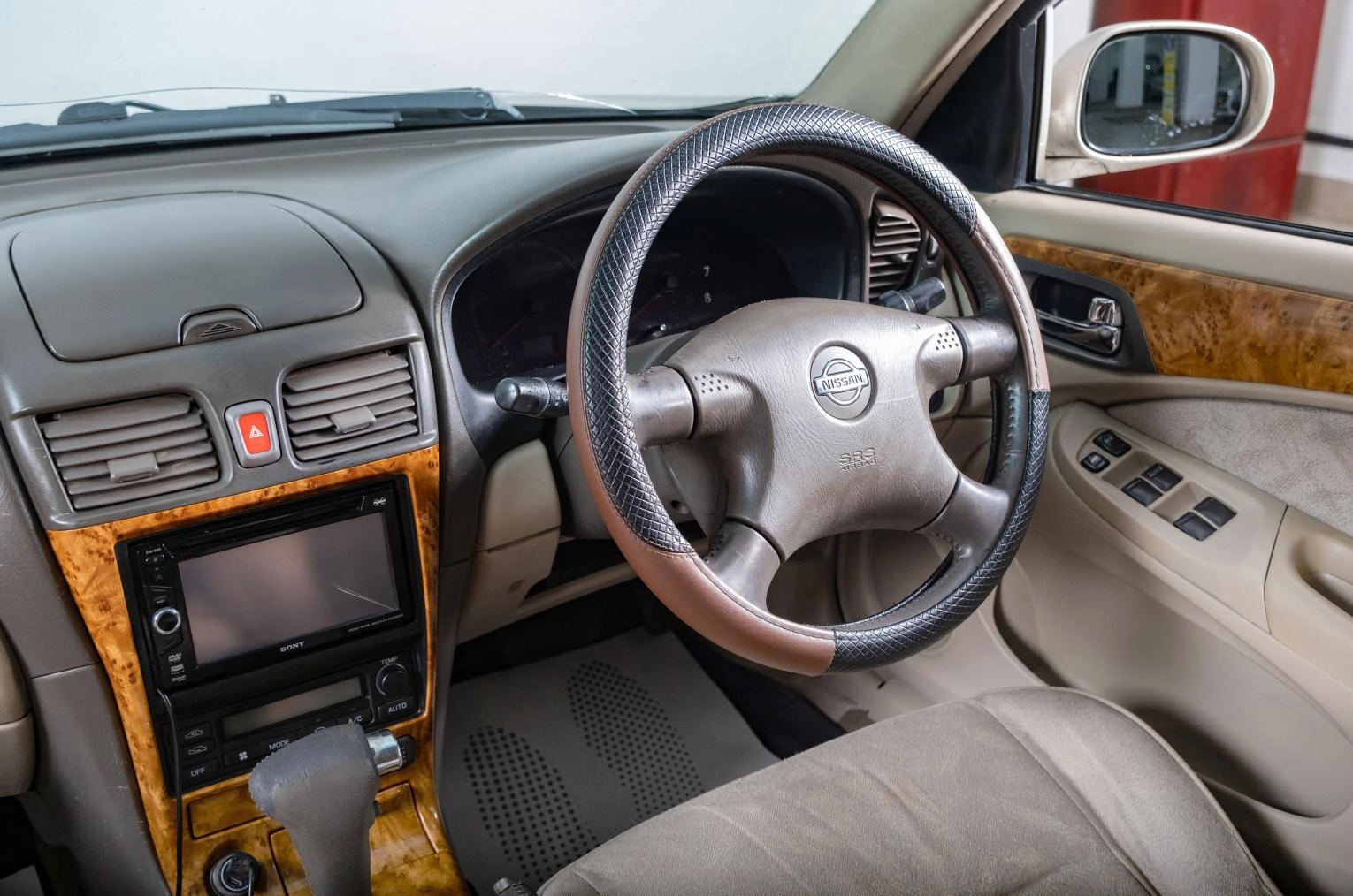 Nissan Bluebird Sylphy 9 из 15