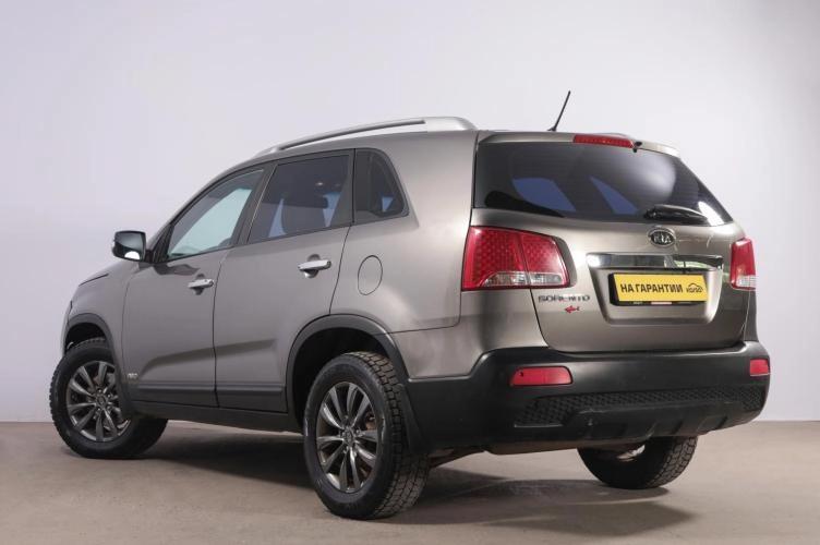 KIA Sorento 4 из 6