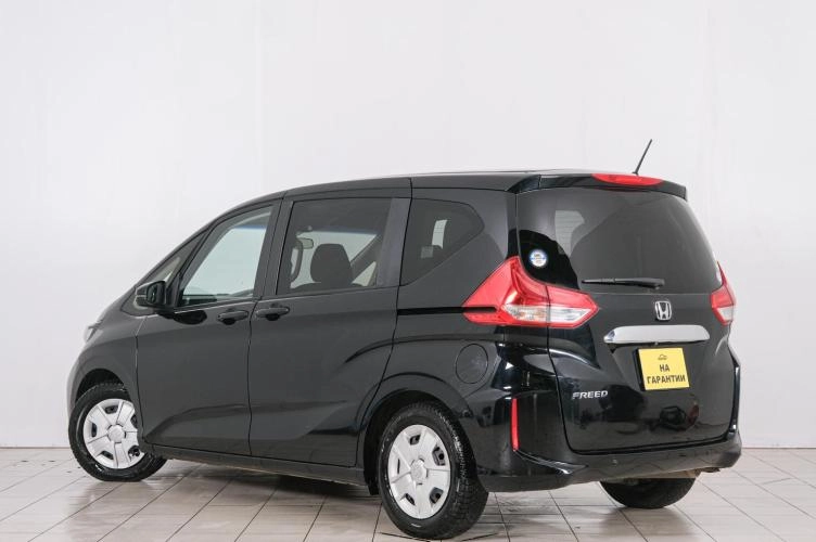 Honda Freed 4 из 6