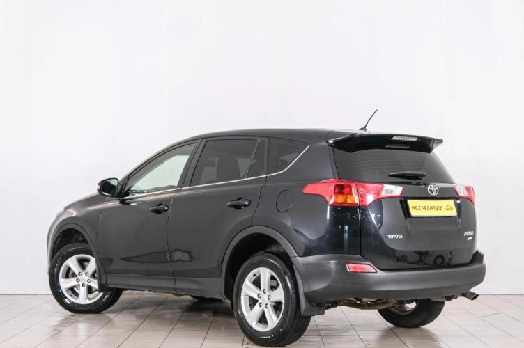 Toyota RAV4 4 из 6