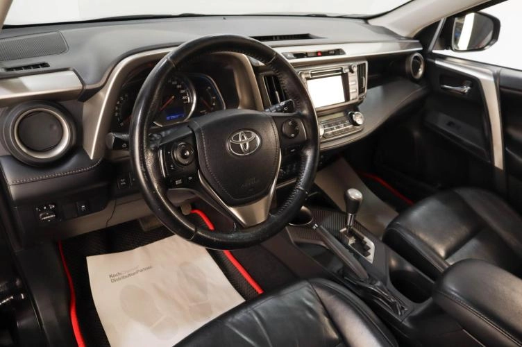 Toyota RAV4 8 из 17