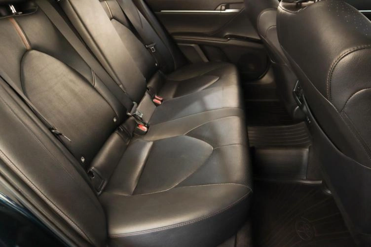 Toyota Camry 18 из 18