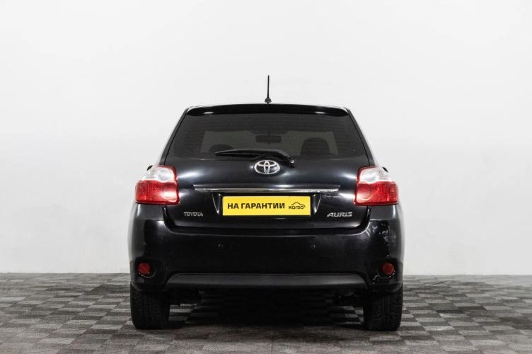 Toyota Auris 5 из 6