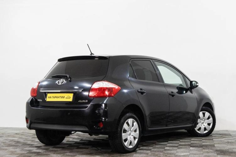 Toyota Auris 4 из 6