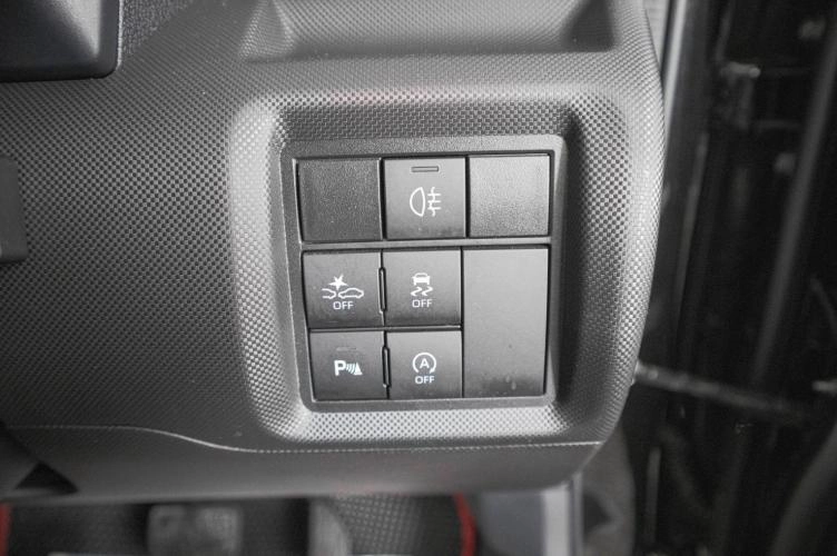 Daihatsu Rocky 21 из 22